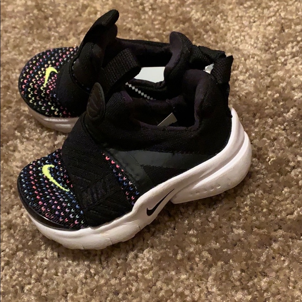 Infant Nikes girl